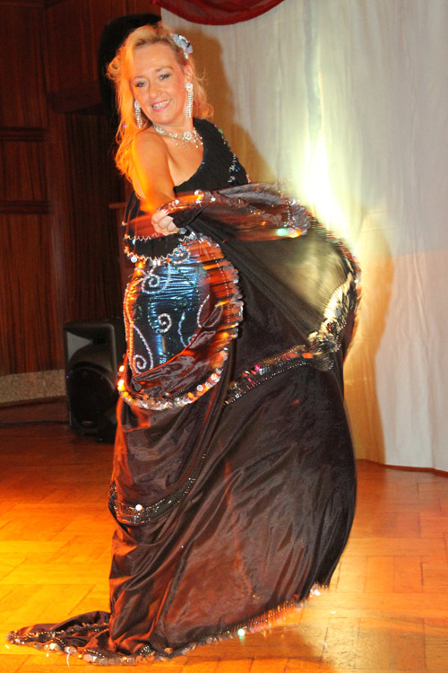 Athiná bei der 4. Magic of Orient Gala-Dinnershow in Glauchau im September 2012
